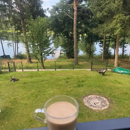 別荘 Dom Caloroczny Porost Nad Jeziorem Do Wynajecia Do 8 Osob Bobolice